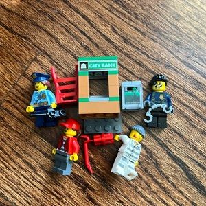 LEGO City Police Minifigure Accessory Set Blister Pack- 40372